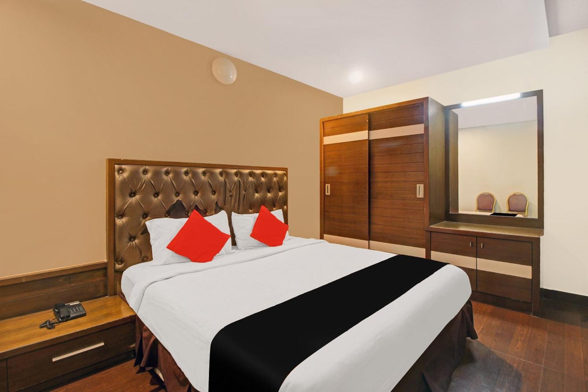 Collection O 82357 Hotel Surabhi Pride Trimulgherry Eksteriør bilde