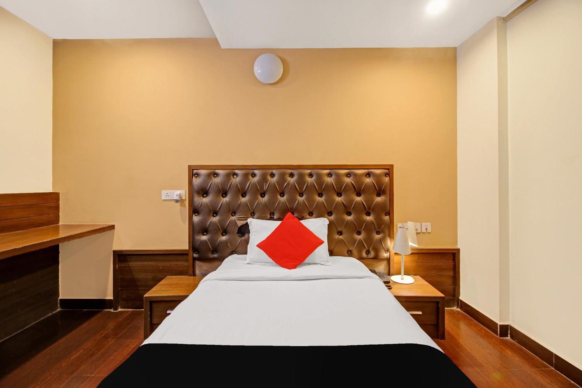 Collection O 82357 Hotel Surabhi Pride Trimulgherry Eksteriør bilde